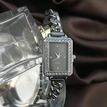 Nouvelle montre-bracelet en quartz colorée et non conventionnelle avec design carré vintage, parfait comme cadeau pour les étudiants retournant à l'école