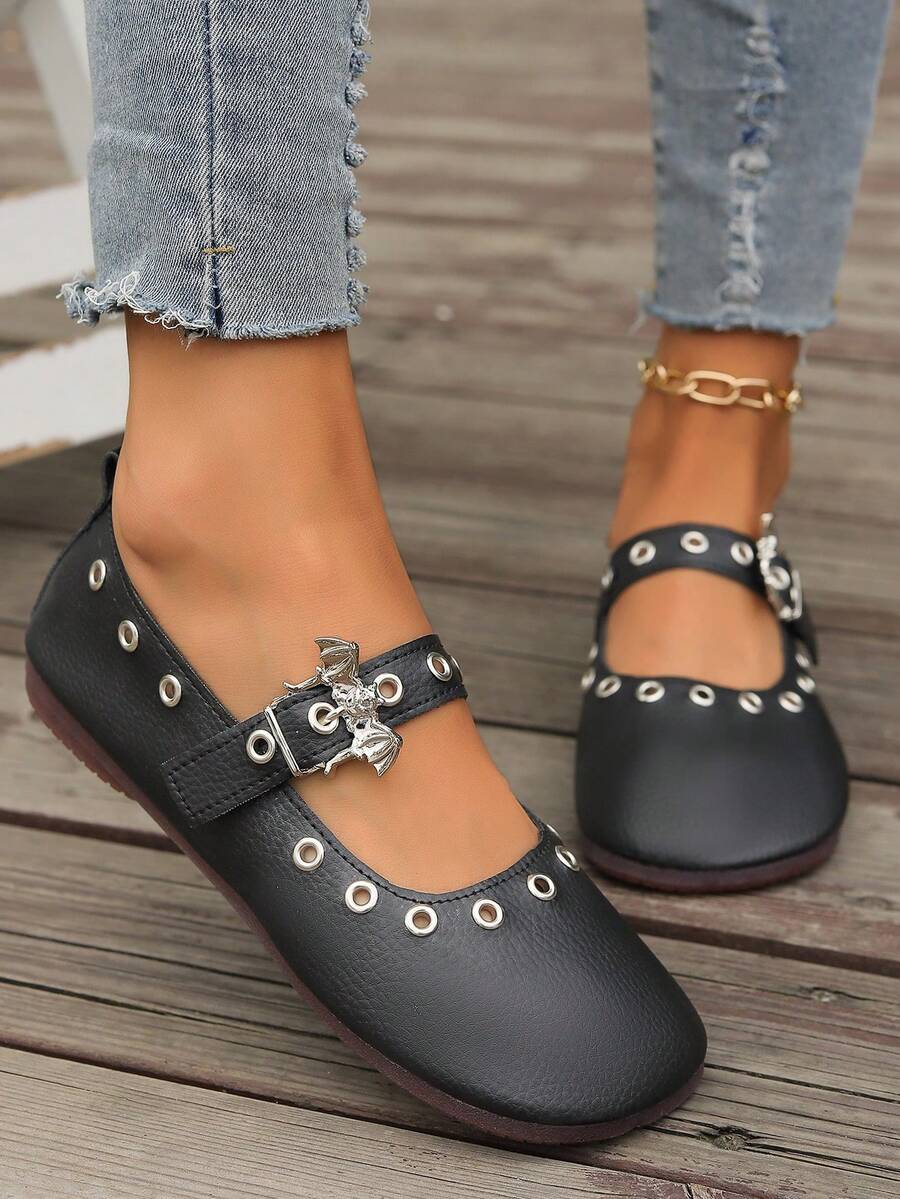 2024 New Spring And Summer Plus Size Breathable Bat Buckle Flat Casual Holiday Style Versatile Women's Shoes, Perfect For Outdoor