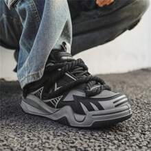 New Men's Shoes Casual Korean Street Style Sports Shoes Retro American Style Skate Shoes Thick-Soled Breathable Comfortable Running Shoes Fashionable All-Match Simple Loafers