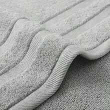 1pc Light Grey Hand Towel, Soft And Absorbent Square Shape With Thickened Material, Non-Linting And Non-Fading, Vibrant Color, Suitable For Bathroom, Living Room, Home Use - Light Grey - View 3