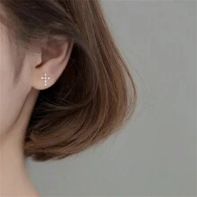 1 Stück modische 925 Sterling Silber & Kubikzirkonia zierliches Kreuz Ohrring Stud, hypoallergener Schmuck für Ostern/Festival/Geschenk/Alltagskleidung, Frauen