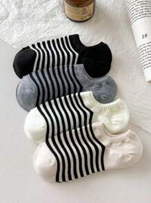 8 Pairs Random Design Women's Cute Butterfly, Striped, Polka Dot Breathable Low Vamp Invisible Boat Socks - Black and White - View 3