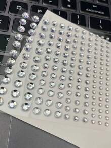 2入組臉部棒狀鑲鑽水晶亮片裝飾貼，眼妝亮鑽淚珠鑲嵌兒童化妝棒臉部珠寶 - 白色 - 查看 7
