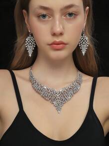 3pcs European And American Vintage Crystal Jewelry Set, Consisting Of Exaggerated Short Necklace And Earrings, Ideal For Evening Banquets, Court Style