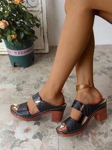 Sandalias de verano nuevas de 2024 con estilo europeo y americano para mujeres, cómodas y casuales con tacones altos gruesos y pantuflas de talla grande - Negro - Ver 3