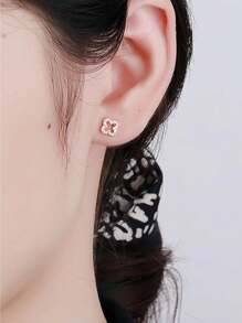 1 par de pendientes de rosca con trébol de la suerte de plata de ley 925 para mujeres, joyería de perforaciones en el cartílago del oído para San Valentín