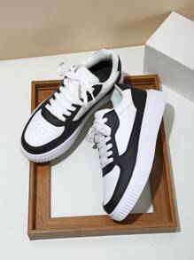 Women's Simple City Style Casual Low-Top Sneakers, Versatile Outdoor Sports Shoes, White And Black, Gift For Birthday