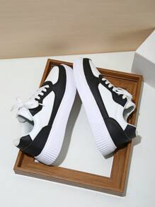Women's Simple City Style Casual Low-Top Sneakers, Versatile Outdoor Sports Shoes, White And Black, Gift For Birthday