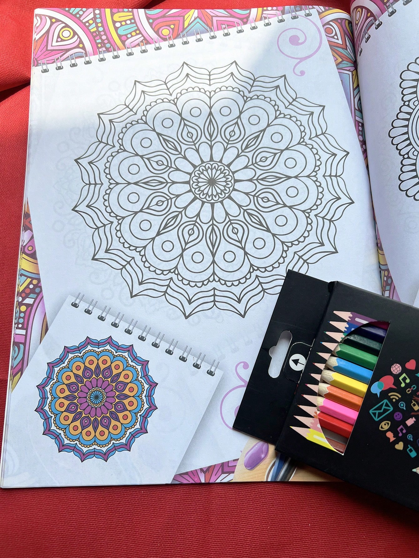 كتاب تلوين سهل مكوّن من 16 صفحة – للاسترخاء وتخفيف...