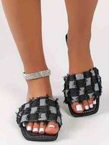 Sandalias planas deslizantes de tela a cuadros de moda para mujer, zapatos planos minimalistas de estilo callejero con puntera abierta y fácil de poner, adecuados para exteriores, playa, fiesta y ocasiones casuales - Negro - Ver 2