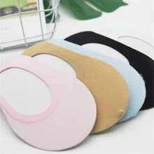 10 paires/5 paires en option Super fins chaussettes de sport semi-transparentes jetables pour la danse/la course, chaussettes courtes de style casual pour le printemps et l'été ; Nouveaux lots de 2 paquets de chaussettes de couleur unie pour chevilles en noir et blanc pour femmes, chaussettes basses respirantes et antidérapantes invisibles, chaussettes invisibles en mélange de nylon de petite taille, chaussettes courtes basses pour le printemps, l'été, l'automne et l'hiver, chaussettes bateau jetables
