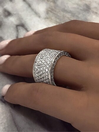 1 pieza Anillo de mujer de estilo Y2K de lujo y moda con microincrustaciones de  cúbico y banda ancha estilo hip-hop, adecuado para uso diario, compromiso y boda. Anillos para parejas unisex, joyería.