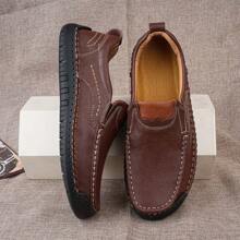 New Hand-Stitched Men's Outdoor Casual Shoe Slip-On Flat Leather Shoe Spring Low-Cut Breathable Plus Size Loafers