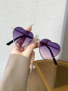 1 Pair Women's Heart-Shaped Metal Frame Tinted Lens Glasses, Suitable For Vacation, Outdoor, Beach, Summer And Other Occasions. An Essential Item For Beach And Seaside, Also An Ideal Choice For Women's Autumn/Winter Outfits, Business Casual, Valentine's Day Gifts, Summer Beach Vacation, And Outdoor Travel. - 金色 - 查看 17