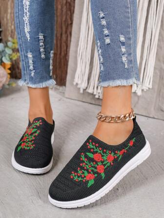 2024 New Arrival Fashionable Casual Breathable Embroidered All-Season Best-Selling Women's Queen Size Shoes