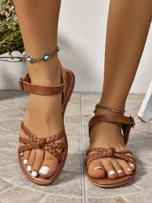 女士時尚休閒棕色編織夏季涼鞋，低跟2024年夏季新款女士海灘風格扁平涼鞋棕色皮革