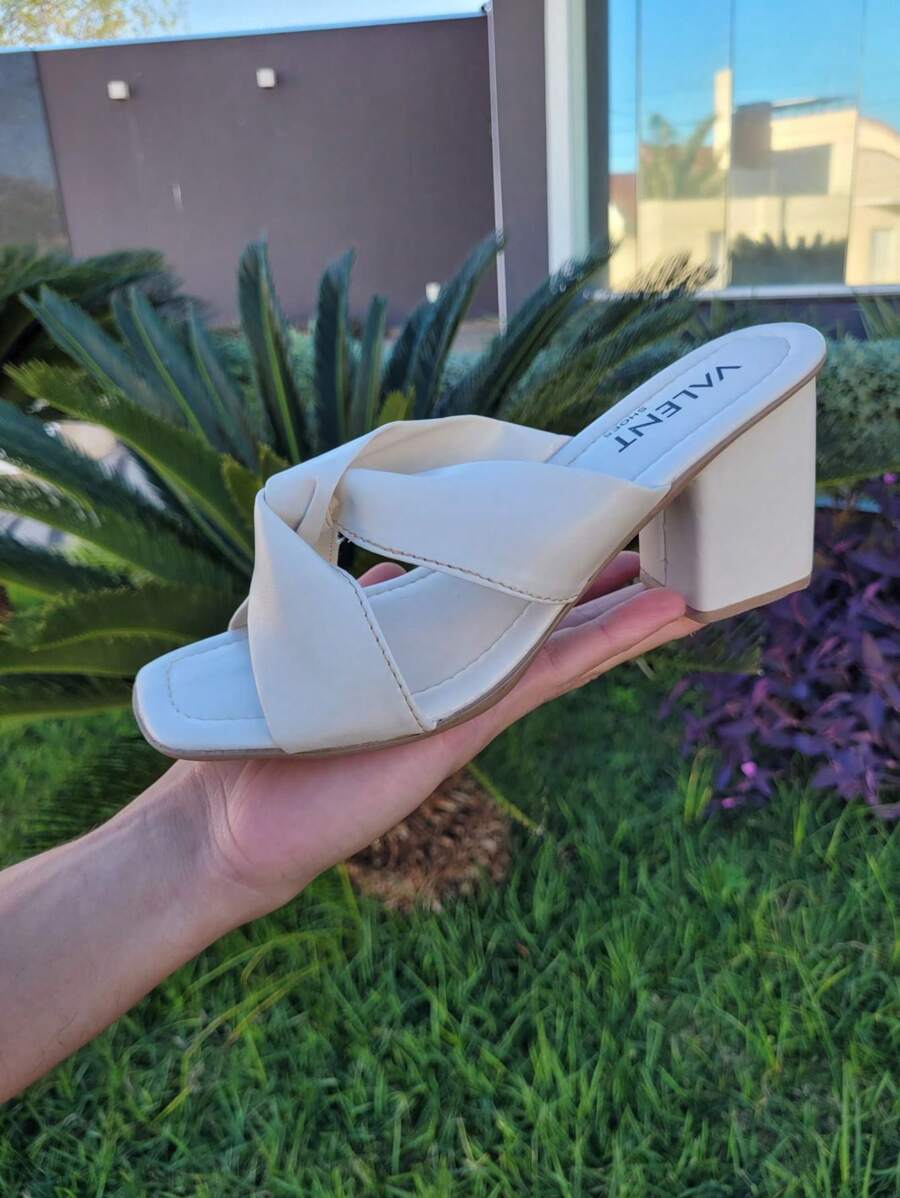 Women Clogs - 米色 - 查看 1