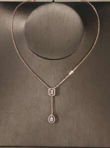 1 Pezzo Collana Elegante Decorata Con Cubic Zirconia, Forma A Goccia D'acqua Argentata Dal Design Semplice Adatta Per L'uso Quotidiano Delle Donne