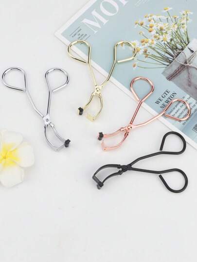 RANCAI 1/2 支迷你睫毛夹，精准小巧，配有硅胶替换垫，适用于单根睫毛、半眼角和局部睫毛夹，打造浓密卷翘的睫毛效果。