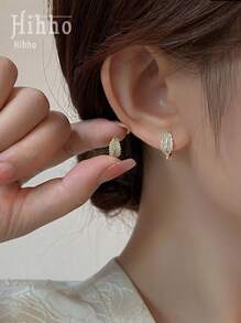Hihho 1pair Delicate Micro-Inlaid Cubic Zirconia Leaf-Shaped Hoop Earrings, Suitable For Women's Daily Decoration