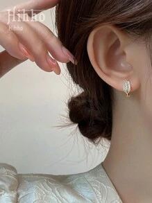 Hihho 1pair Delicate Micro-Inlaid Cubic Zirconia Leaf-Shaped Hoop Earrings, Suitable For Women's Daily Decoration