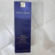 Skin Futurist Aqua Brilliance Makeup With Intense Moisture Infusion Spf 20 +++ #1W0 Warm Porcelain ,Hydrates & Plump,Moisturized Skin Long Lasting Waterproof Foundation 1oz/30Ml - Beige - View 2