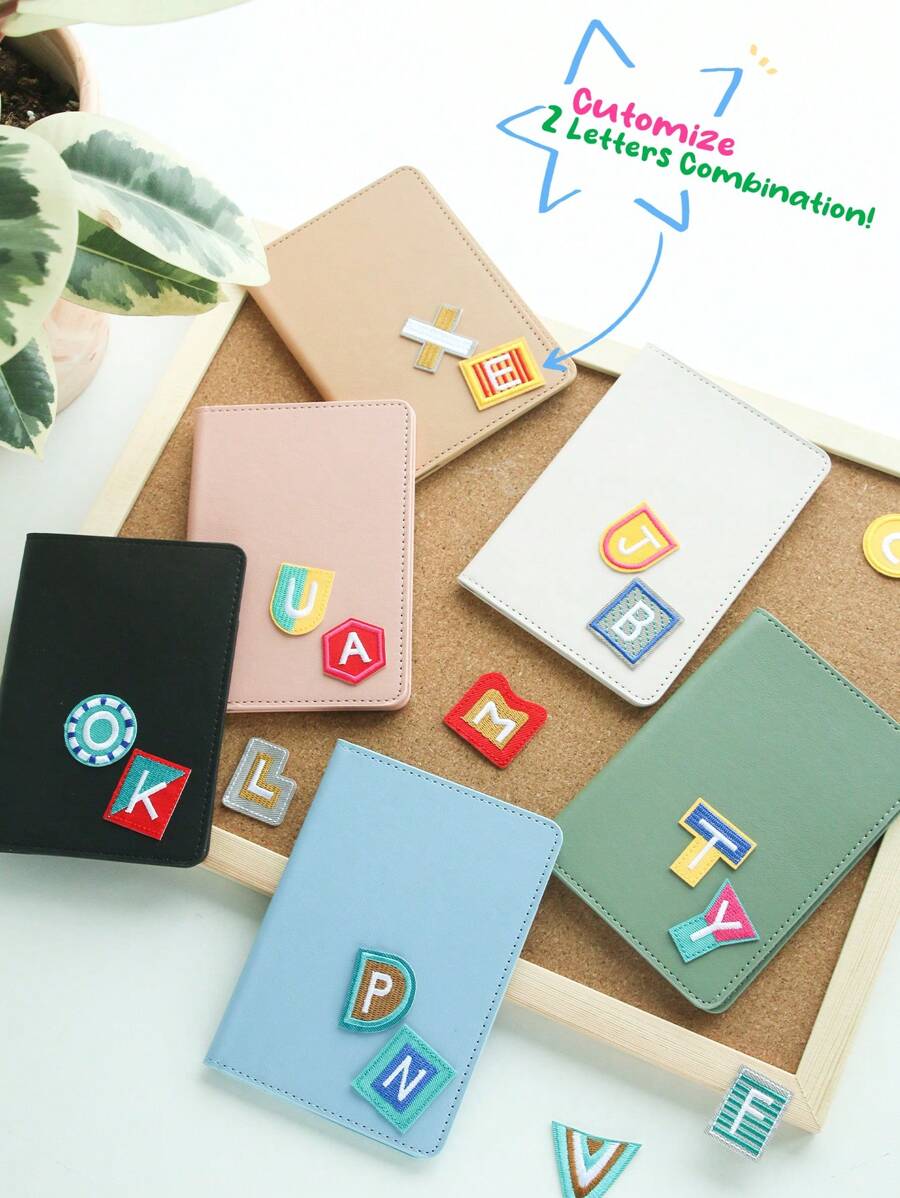 Portada de pasaporte con combinación personalizada de 2 letras. Diseño único de titular de tarjeta de documento elegante personalizado para regalo de viaje único para amigos en cumpleaños. - Unitalla - Ver 1