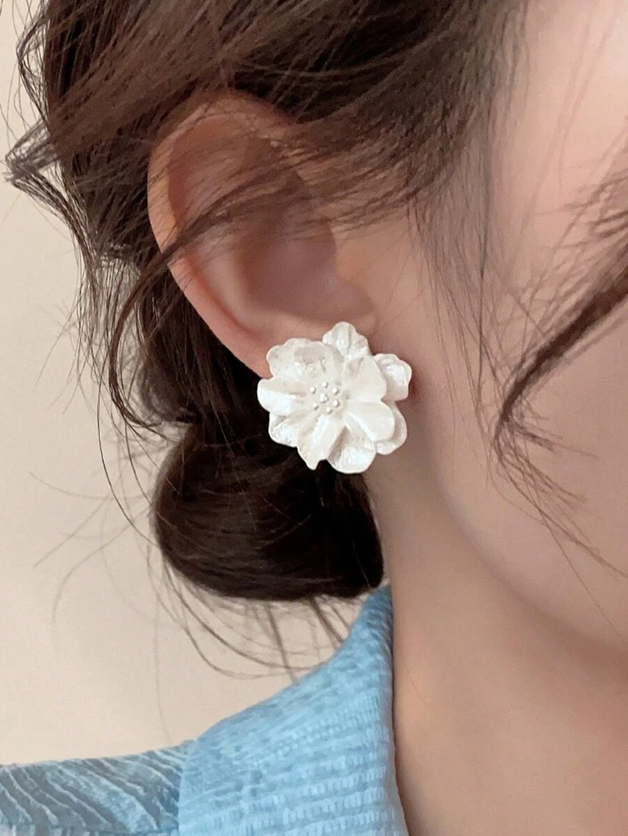 1 Pair Minimalist Retro White Flower Stud Earrings, Delicate Elegant Suitable For Women Everyday & Festivals Valentines,Mom,Mother,Mother's Day,Gift - White - View 1