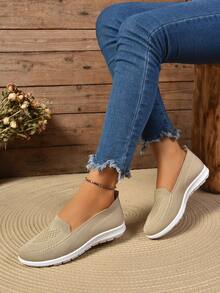 Nuevos zapatos ligeros de verano para mamá tejidos con malla transpirable, zapatos de mujer sin cordones con suela suave para caminar - Beis - Ver 6