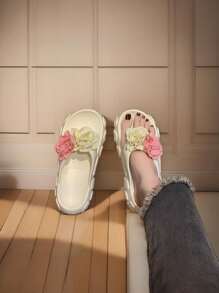 2024 New Summer Women's Floral Patterned Slipper, Thick-Soled Fairy Style Beach Sandals, Popular Designed To Wear Outside