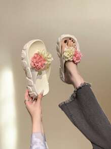 2024 New Summer Women's Floral Patterned Slipper, Thick-Soled Fairy Style Beach Sandals, Popular Designed To Wear Outside