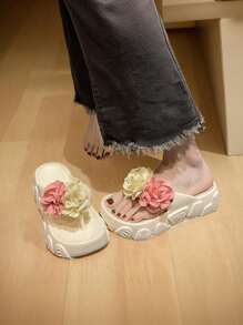 2024 New Summer Women's Floral Patterned Slipper, Thick-Soled Fairy Style Beach Sandals, Popular Designed To Wear Outside