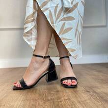 Women Heeled Sandals - 黑色 - 查看 2