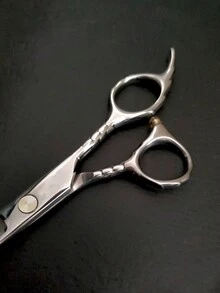 1 件 6 英寸理发剪刀，锋利耐用的美发剪刀，采用 9Cr 钢手工制作，适合男士和女士日常理发、头发护理和造型，沙龙和理发店使用 - 銀色 - 查看 7