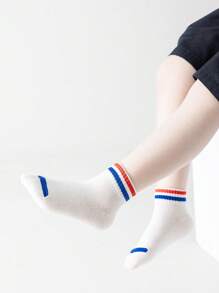 9 Pairs [Mixed Colors] Boys And Girls White Red Stripes Blue Stripes Summer Mesh Thin Girls Socks Stripes Boys Spring And Summer Mesh Sports Socks Black And White Two Stripes Cute Girls Student Socks Spring And Autumn Thin Socks Summer New Street Neutral Style Vitality Cute Baby And Girls Popular Artistic Style Short Socks Elementary And Middle School Students Children's Socks School Season Short Socks - Multicolor - View 4