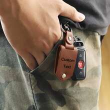 Customized Personalized Stainless Steel Leather Private Custom Carved Name Keychain Men's And Women's Fashion Names Engraved Buckle Schoolbag Pendant Key Chain DIY Gifts Mother's Day, Father's Day, Valentine's Day, Birthday, Anniversary Graduation High-End Gifts