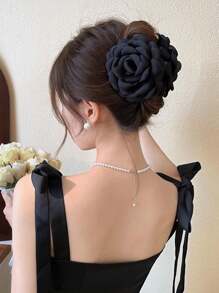 法式浪漫3D玫瑰花发爪夹，优雅发饰，可定制情人节图案，是情人节的理想礼物。这款发爪夹可用作发夹、发卡、发饰、发饰抓夹，适合上学、大学、秋冬季节佩戴，也是度假装扮和情人节礼物的完美之选。 - 彩色 - 查看 13