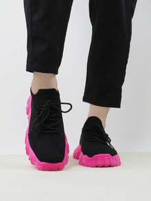 女式黑色霓虹粉色系带厚底鞋，网眼细节透气运动鞋，户外运动/散步 - 黑與白 - 查看 3