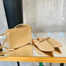 Women Flat Sandals - 米色 - 查看 2