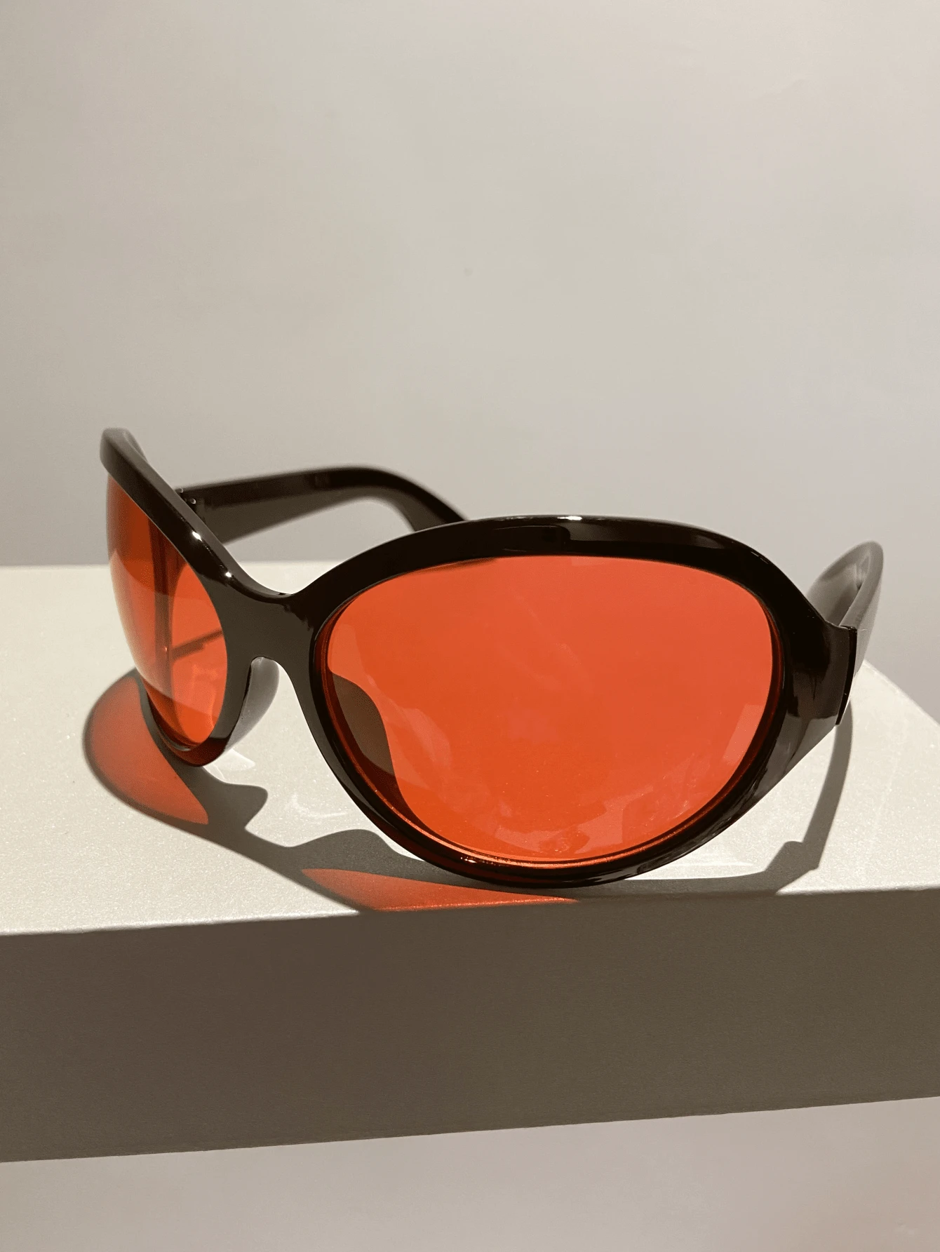 Y2k 未来的な特大カーブサングラス、女性用、トレンディなサングラス、ストリート サングラス、ビーチ アクセサリー SHEIN JAPAN