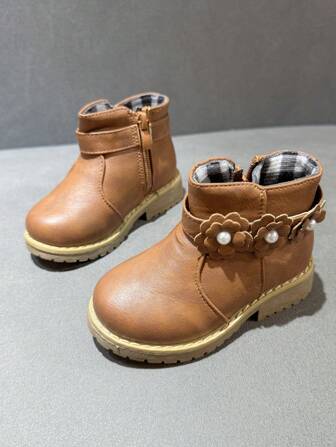 1 Pair Girls' Superfine Leather Low Vamp Zipper Side Flower Fashion Boots, Cute And Versatile, Suitable For Daily Wear Indoor And Outdoor, Spring And Autumn