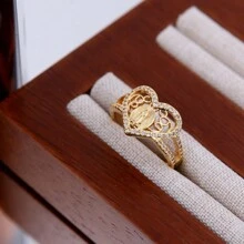 1入組多款風格聖母像金戒指，18K電鍍銅製，鑲嵌立方氧化鋯，適合女性日常佩戴，精緻簡約