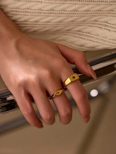 2入組不鏽鋼金色簡約時尚，藍色和紅色鑲嵌鑽石的雙鑄造戒指組，適用於日常佩戴或禮物贈送