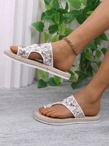 Sandalias planas de color verde del ejército talla grande para mujer, sandalias casuales de punta abierta, ligeras, tipo chanclas de playa de color camuflaje, suelas blandas, calzado para madres para exteriores