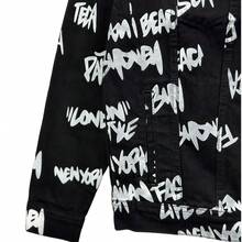 Over12 Chamarra de mezclilla con estampado de textos negra - Negro - Ver 3