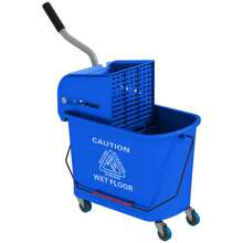 HOMCOM Chariot de nettoyage lavage seau de ménage 20 L avec essoreur et séparateur eau propre bleu 60L x 27l x 70,5H cm - bleu indigo - Voir 5
