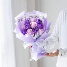 1PC Kunstmatig Bloemenboeket Bevat 11 Kunstrozen, Bloemen Inpakpapier, 33cmx22cm Onsterfelijke Zeepbloemen, Geschikt Als Verjaardags- Of Jubileumcadeaus Voor Moeder, Beste Vrienden, Moederdag Valentijnsdag Cadeaus, Bruiloft Souvenirs En Festivals Feest Thuis Tafeldecoratie Cadeaus, Verjaardags- Of Feestcadeau Voor Vrouwen, Valentijnsdag, Cadeau