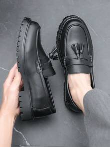 (Runs Small) Men's Classic Black Loafers - Round Toe Slip-On Casual Shoes, Comfortable Loafers For All Seasons, Rubber Sole Retro British Style Flat Shoes - Black - View 1