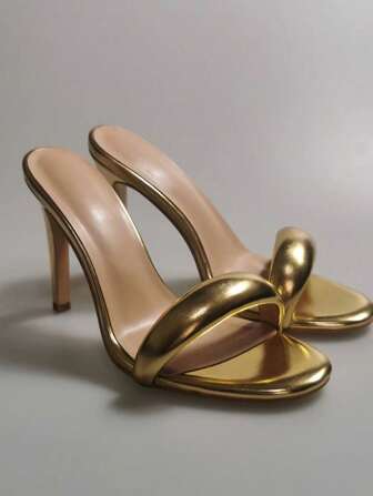 Golden Fashion Show Toe-Revealing Stiletto Heeled Sandals