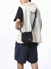 1 件男士斜挎包抽绳包单肩包方形包多功能便携适合日常休闲包适合旅行度假超市购物派对节日礼物和其他场合时尚纯色尼龙字母贴片街头适合学生白领朋友完美的男孩礼物零钱公交卡银行卡钥匙储物袋旅行配件斜挎包返校通勤旅行必备品夏季包 - 黑色 - 查看 7